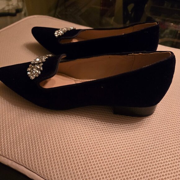 7.5 Adrienne Vittadini black velveteen shoes with crystal accents - Picture 2 of 4